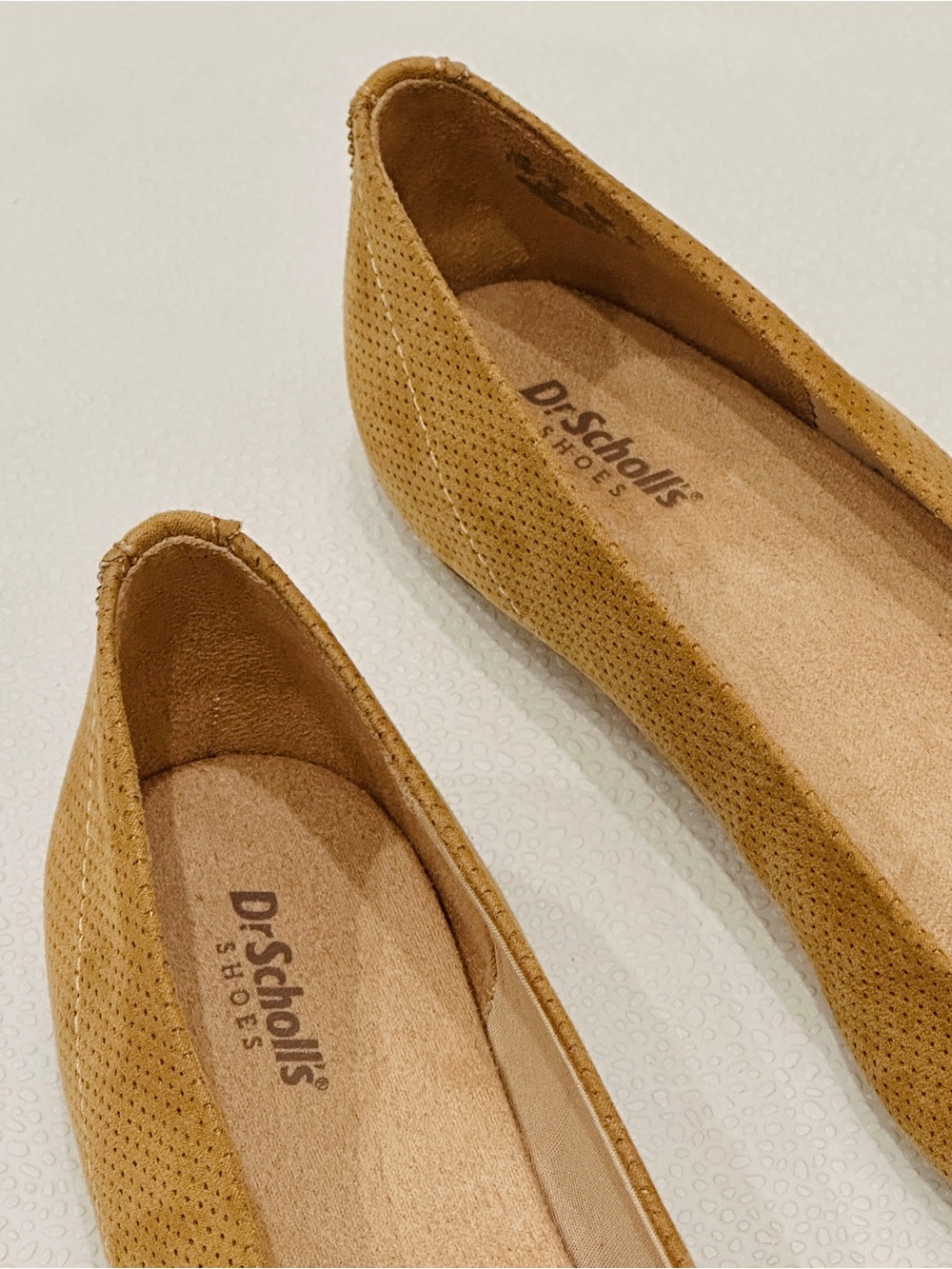 🤎Dr. Scholl's Mustard Perforated Suede Ballet Flats🌼 - Picture 8 of 12